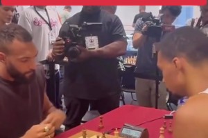 文班亞馬vs戈貝爾！法國(guó)男籃國(guó)際象棋大戰(zhàn)